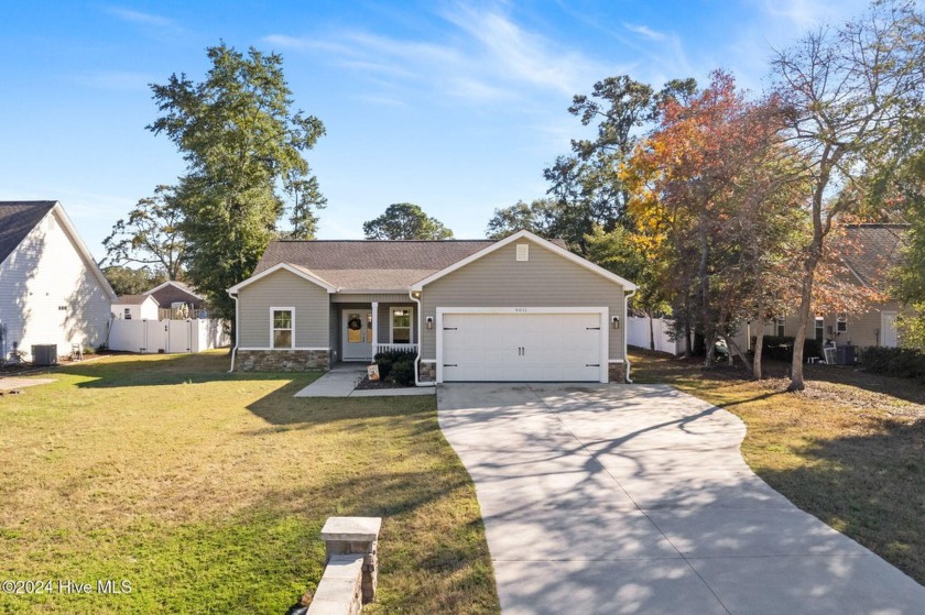 Better than New and Move-In Ready!  Welcome home to 9011 Oak - Beach Home for sale in Calabash, North Carolina on Beachhouse.com