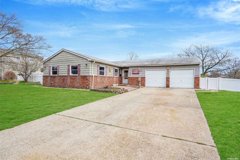 Welcome to this charming ranch in Patchogue located in the Swan - Beach Home for sale in East Patchogue, New York on Beachhouse.com