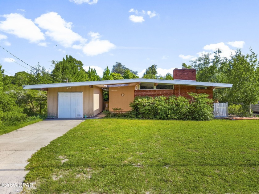 Charming Panama City Home in a Prime Location! Discover the a - Beach Home for sale in Panama City, Florida on Beachhouse.com