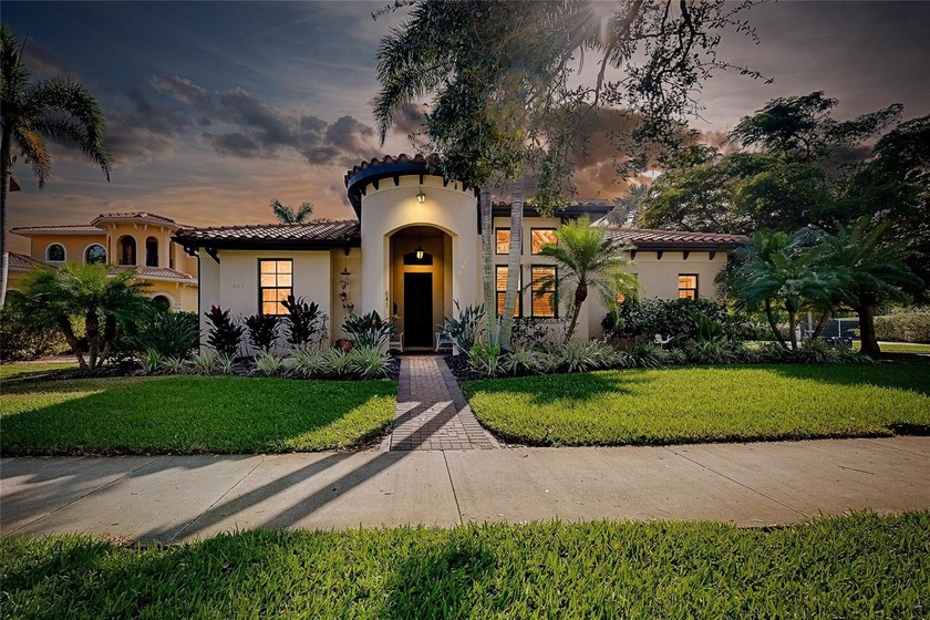 First time on the market. Welcome to easygoing Venice Island - Beach Home for sale in Venice, Florida on Beachhouse.com