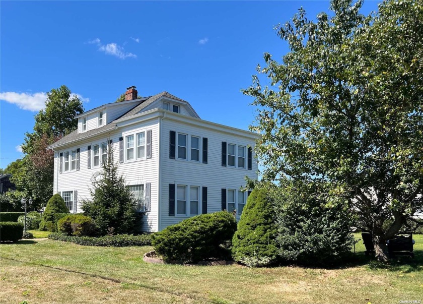 Turn of the Century Estate with lots of Charm and Character - Beach Home for sale in Amityville, New York on Beachhouse.com