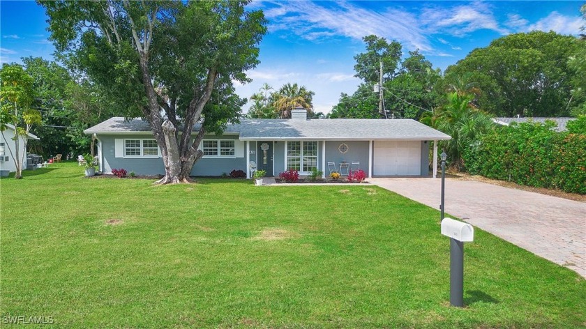 Welcome to 1419 Davis Drive. A gem hiding in plain sight. This - Beach Home for sale in Fort Myers, Florida on Beachhouse.com