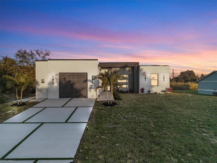 READY TO MOVE IN! Premium location--just 10 minutes from I-75 - Beach Home for sale in Lehigh Acres, Florida on Beachhouse.com