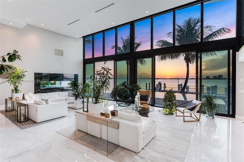 Welcome to an extraordinary waterfront retreat in the heart of - Beach Home for sale in Miami Beach, Florida on Beachhouse.com