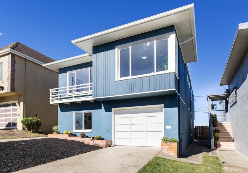 Welcome to a captivating detached classic midcentury Doelger - Beach Home for sale in Daly City, California on Beachhouse.com