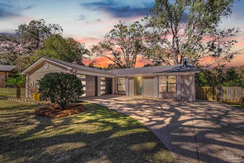 Beautiful updated home that sits on 0.2879 acres of freshly done - Beach Home for sale in Pensacola, Florida on Beachhouse.com