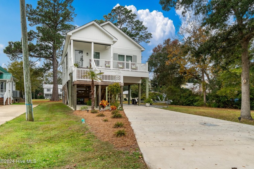 If you're looking for a cozy retreat, the perfect getaway, or a - Beach Home for sale in Oriental, North Carolina on Beachhouse.com