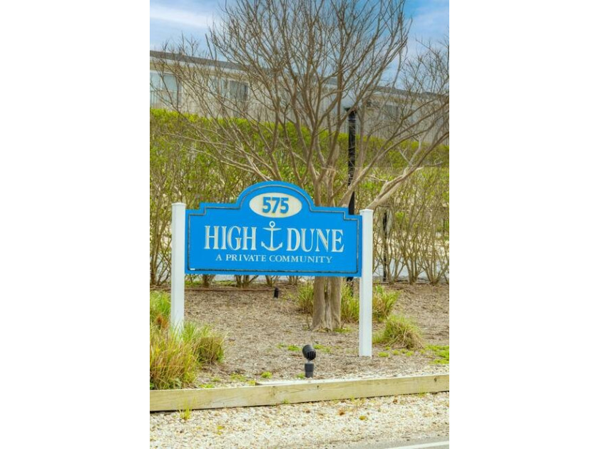 Newly listed two level air conditioned, two bedroom, two bath - Beach Condo for sale in Westhampton Beach, New York on Beachhouse.com