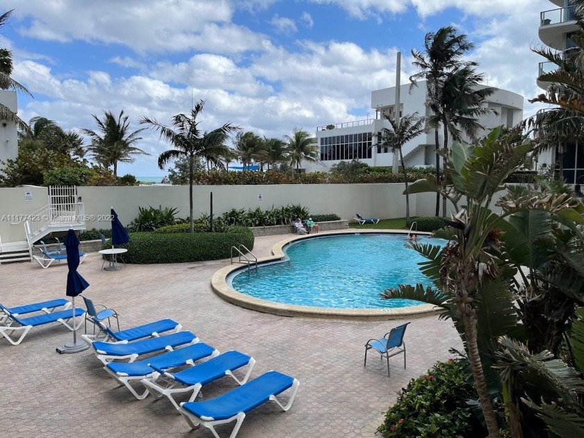 Best value & a great investment - renovated 1 Bed /1.5 Bath - Beach Condo for sale in Hollywood, Florida on Beachhouse.com