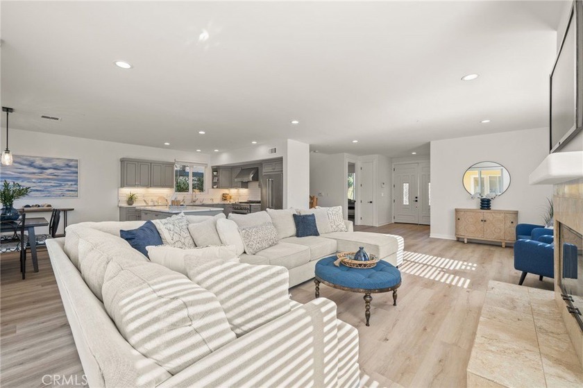 Step into coastal luxury with this beautiful and appointed - Beach Townhome/Townhouse for sale in Redondo Beach, California on Beachhouse.com