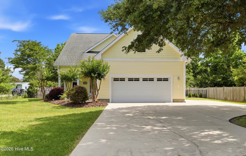 Welcome to 807 Factory Road -- perfectly positioned on the south - Beach Home for sale in Hampstead, North Carolina on Beachhouse.com