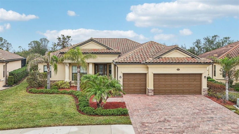Best value for an Oakmont home in Gran Paradiso! This 4 BR, 2.5 - Beach Home for sale in Venice, Florida on Beachhouse.com