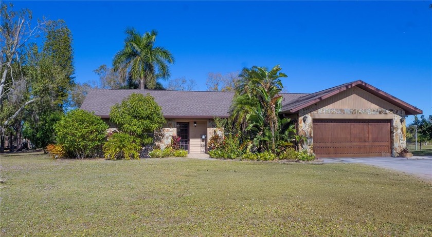 Country living at its finest--priced to sell. This - Beach Home for sale in Bradenton, Florida on Beachhouse.com