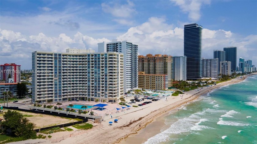 Incredible BEACH FRONT/ BEACH ACCESS building in Hollywood Beach - Beach Condo for sale in Hallandale Beach, Florida on Beachhouse.com