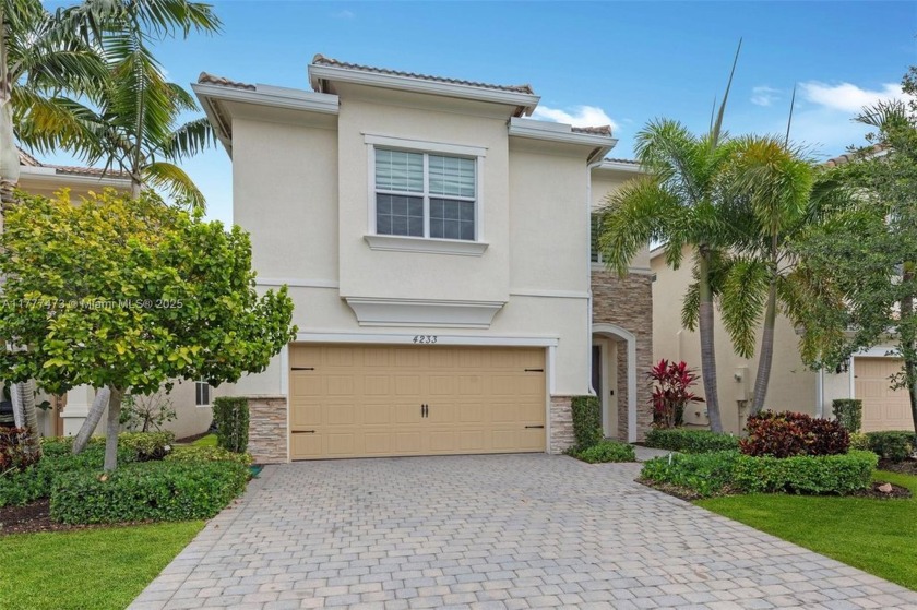 WELCOME TO PARKVIEW IN HOLLYWOOD, FLORIDA JUST MINUTES FROM THE - Beach Home for sale in Hollywood, Florida on Beachhouse.com