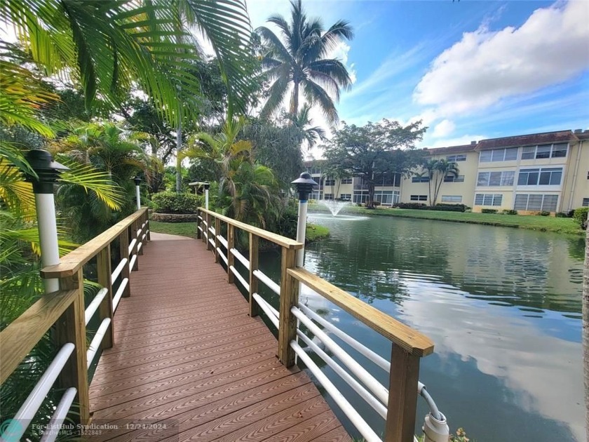 Elegant 1/1 unit in the senior 55+ community of Hawaiian Gardens - Beach Condo for sale in Lauderdale Lakes, Florida on Beachhouse.com