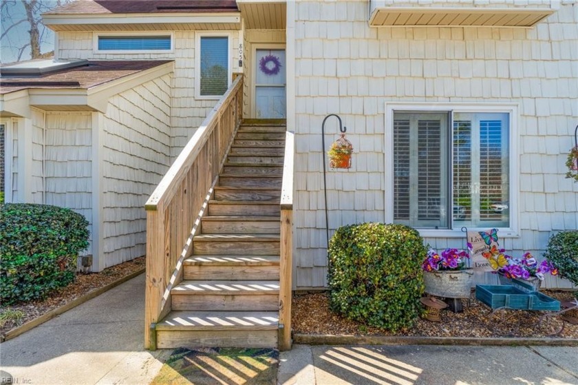 Check out this beautiful condo in the desirable Shadowlawn area! - Beach Home for sale in Virginia Beach, Virginia on Beachhouse.com