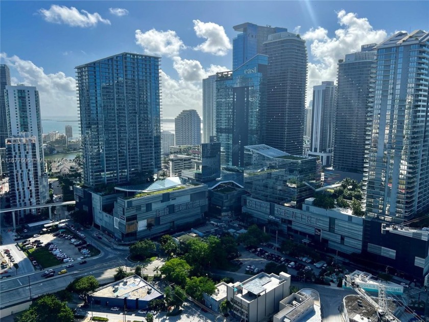 Spectacular 2bdr 2.5 baths on the 36th floor with amazing views - Beach Condo for sale in Miami, Florida on Beachhouse.com