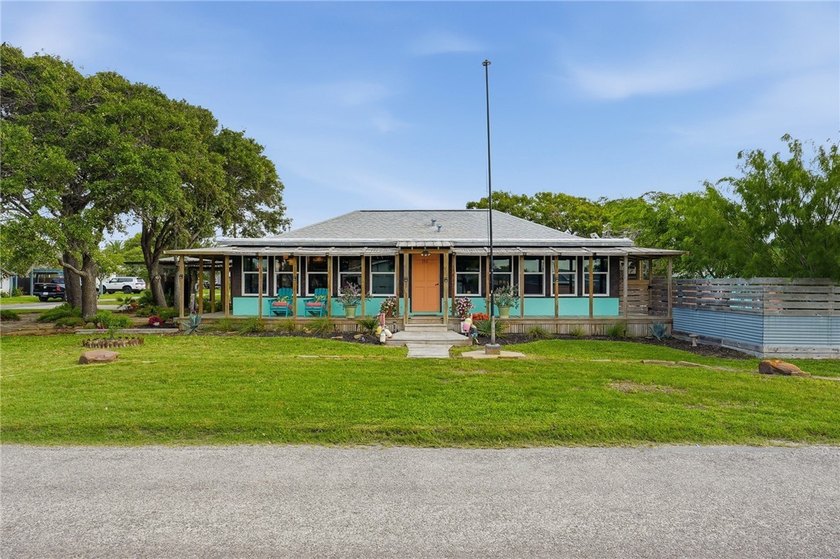 Corner coastal cottage in the heart of downtown Fulton, just off - Beach Home for sale in Fulton, Texas on Beachhouse.com