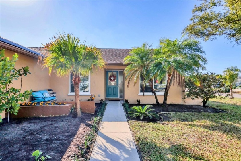 Beautiful, spacious one story ranch --enjoy classic Florida - Beach Home for sale in Bradenton, Florida on Beachhouse.com