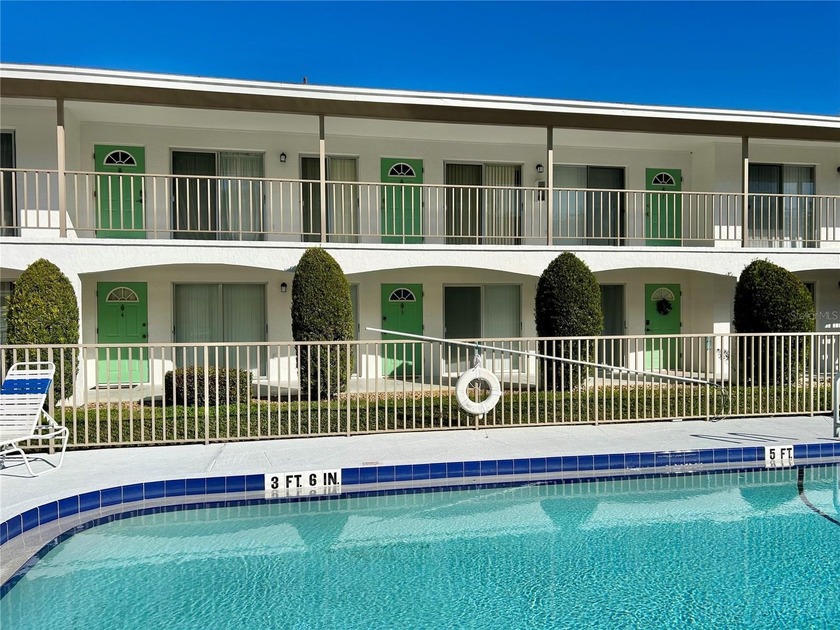 Discover the perfect blend of convenience, comfort, and - Beach Condo for sale in Sarasota, Florida on Beachhouse.com