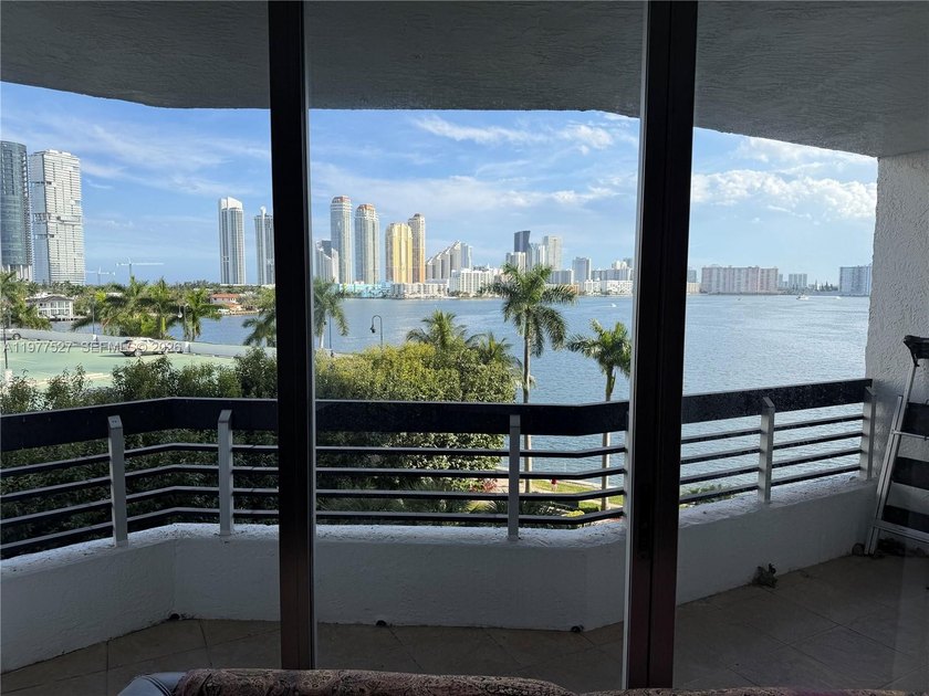 Wake up to stunning wide Intracoastal views from this - Beach Condo for sale in Aventura, Florida on Beachhouse.com