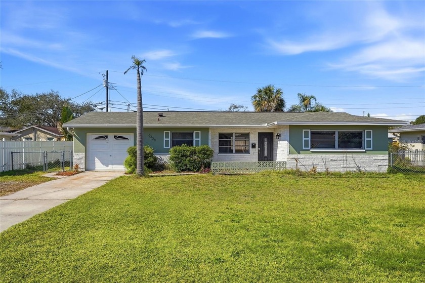 One or more photo(s) has been virtually staged. This beautifully - Beach Home for sale in St. Petersburg, Florida on Beachhouse.com