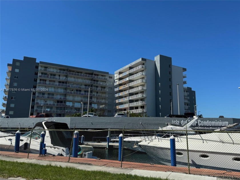 Remodeled property. New Kitchen, Brand New Stainless Steel - Beach Condo for sale in Miami, Florida on Beachhouse.com