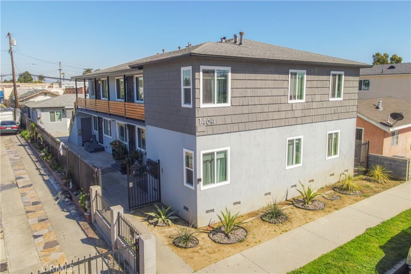 Totally remodeled, turnkey 8-unit (6+2 brand new ADU's) property - Beach Apartment for sale in Long Beach, California on Beachhouse.com
