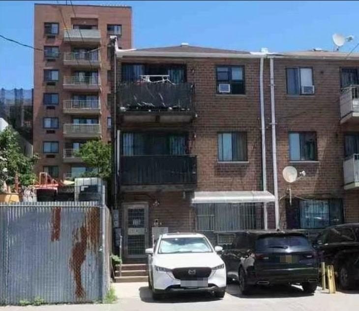31-41 Linden Place - Beach Townhome/Townhouse for sale in Flushing, New York on Beachhouse.com