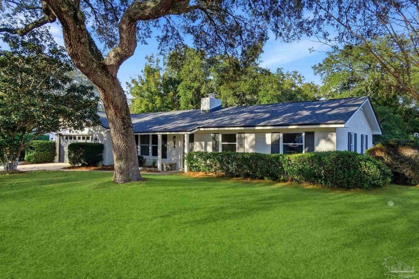 Coastal living awaits you with this sophisticated home. A - Beach Home for sale in Fort Walton Beach, Florida on Beachhouse.com