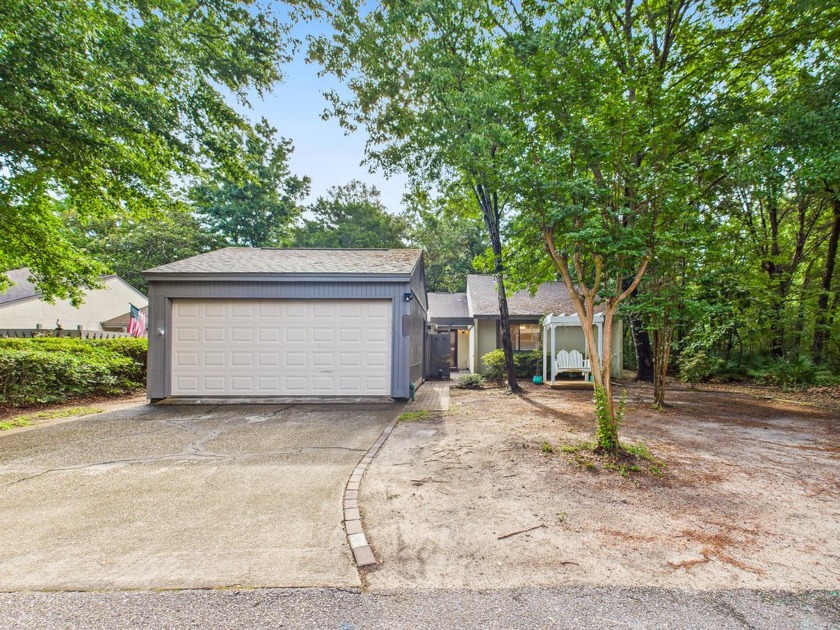 Secluded and beautifully updated, this charming 2-bedroom - Beach Home for sale in Niceville, Florida on Beachhouse.com