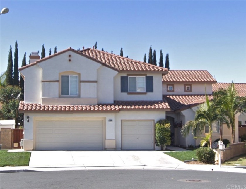Welcome to this Beautiful, Elegant Charming 4 bedrooms and 3 - Beach Home for sale in Eastvale, California on Beachhouse.com