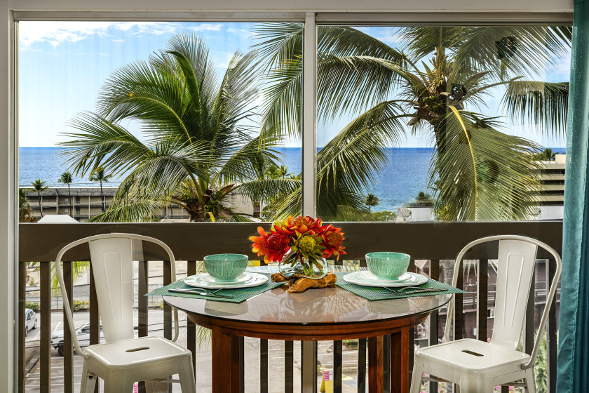 Kona Mansions#301 Top Floor, Corner Unit wOcean views & - Beach Vacation Rentals in Kailua Kona, Hawaii on Beachhouse.com