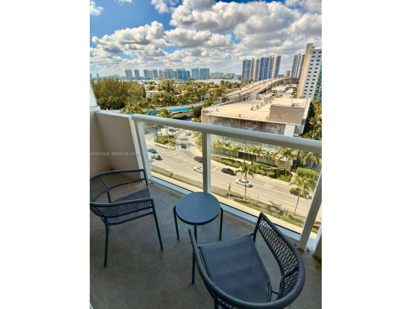 High-floor studio with private balcony in oceanfront building - - Beach Condo for sale in Sunny Isles Beach, Florida on Beachhouse.com