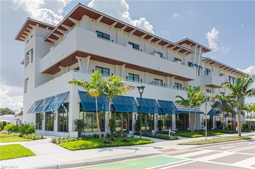 Contemporary and nearly new downtown condo for the Sophisticated - Beach Home for sale in Naples, Florida on Beachhouse.com