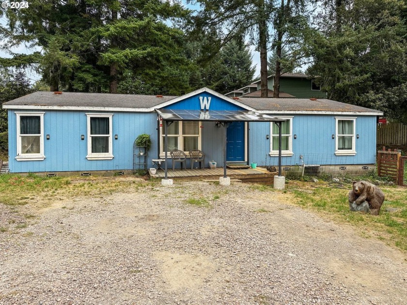 One acre of land with a 3 Bed, 2 Bath, 2004 Manufactured home in - Beach Home for sale in Brookings, Oregon on Beachhouse.com