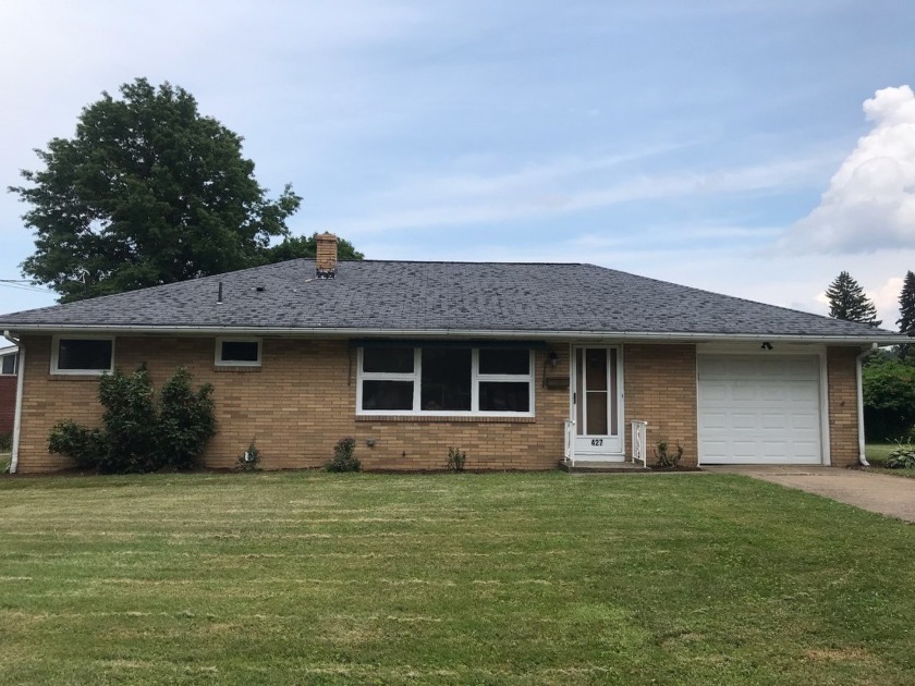 Nice little brick ranch in popular Lake Cliff subdivision! - Beach Home for sale in Erie, Pennsylvania on Beachhouse.com