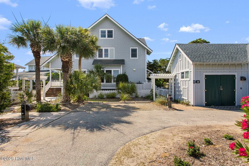 ''Sea La Vie'' is the perfect seaside getaway with stunning - Beach Home for sale in Bald Head Island, North Carolina on Beachhouse.com