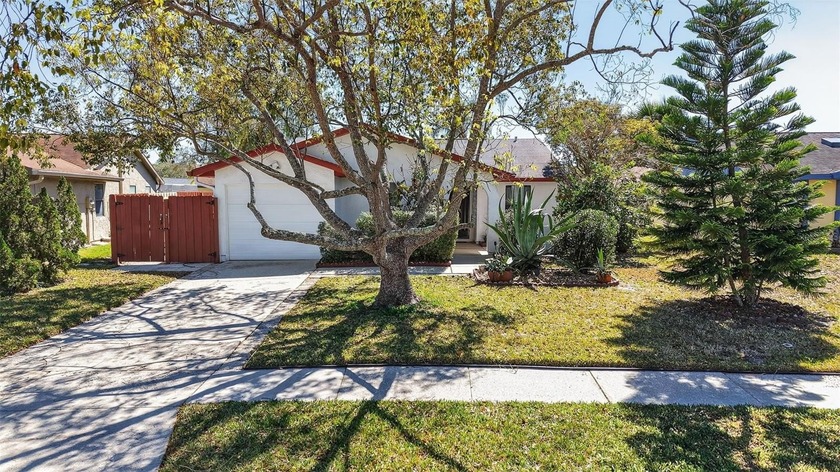 Under contract-accepting backup offers. Welcome to this 3 - Beach Home for sale in Oldsmar, Florida on Beachhouse.com