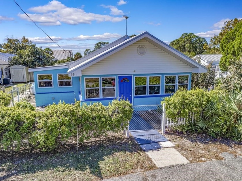 Coveted END UNIT in lovely Lanark Village! This is the perfect - Beach Condo for sale in Lanark Village, Florida on Beachhouse.com