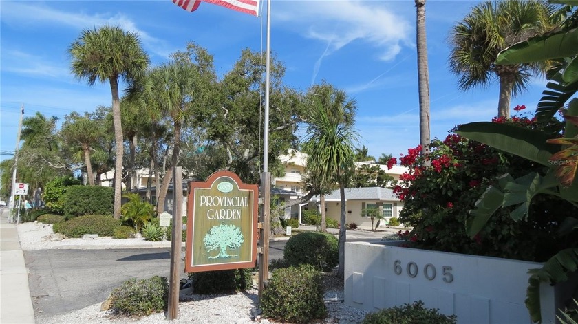 Perfect Snowbird Getaway!  Mid Siesta Key, highly sought after - Beach Condo for sale in Sarasota, Florida on Beachhouse.com