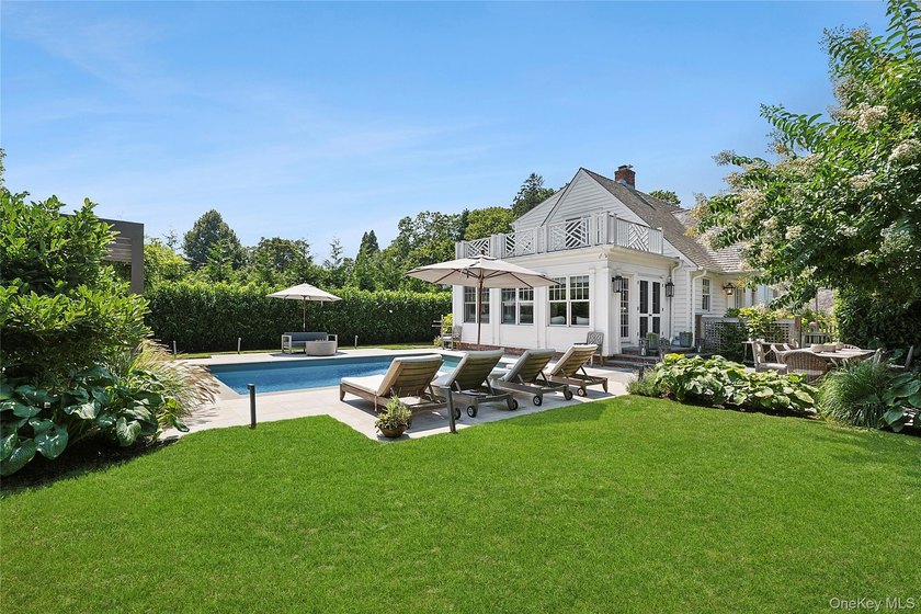 Tucked away on a quiet private cul-de-sac in the heart of - Beach Home for sale in Southampton, New York on Beachhouse.com