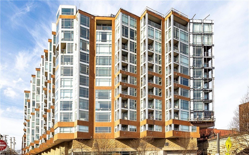 City living at its finest. This sophisticated 1-bedroom, 1-bath - Beach Condo for sale in Cleveland, Ohio on Beachhouse.com