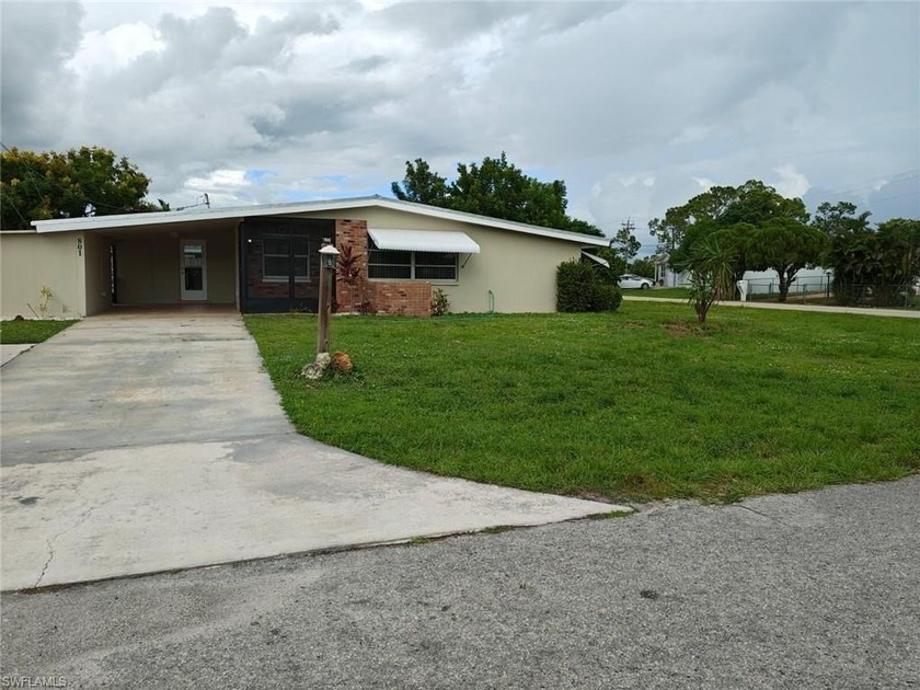 Charming 2-Bedroom Home on a Spacious Corner Lot Recently - Beach Home for sale in Lehigh Acres, Florida on Beachhouse.com