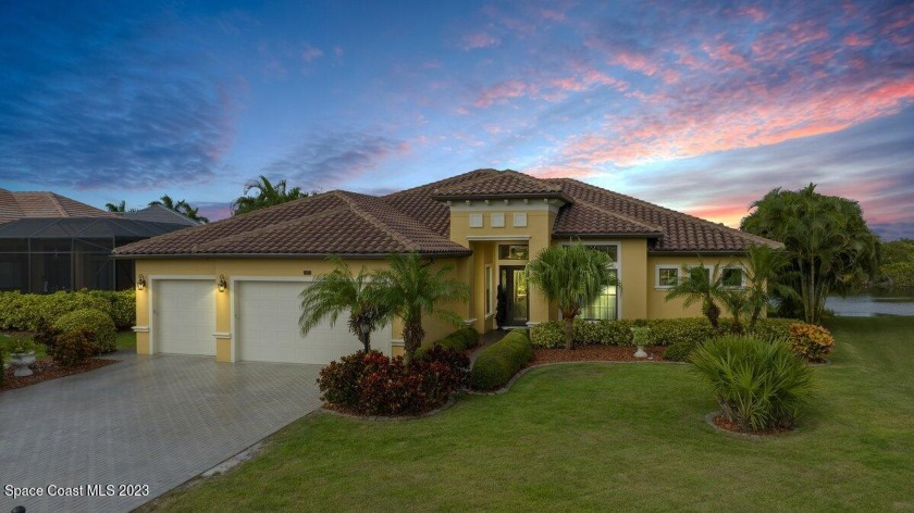 PRICE REDUCED!!! WOW! STUNNNING, former builder model home! So - Beach Home for sale in Melbourne, Florida on Beachhouse.com
