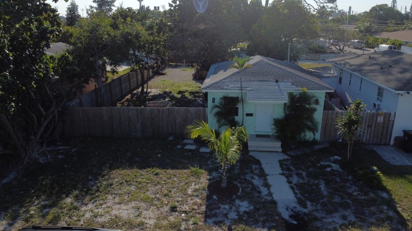 LOCATION!! LOCATION!! LOCATION!! HUGE DOUBLE LOT OPPORTUNITY - Beach Home for sale in Lake Worth Beach, Florida on Beachhouse.com