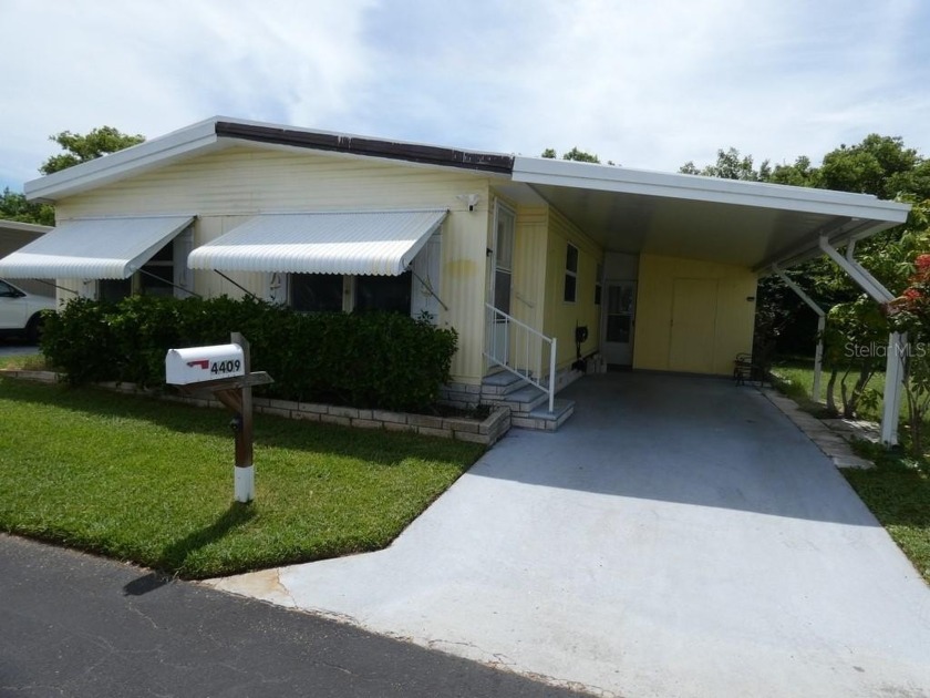 2 Bedroom, 2 Full Bathrooms, This Home has been Completely - Beach Home for sale in New Port Richey, Florida on Beachhouse.com