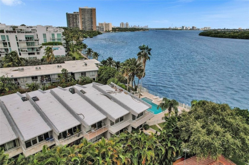 Welcome to Lookout Bay!  Enjoy the tropical breeze from this - Beach Townhome/Townhouse for sale in Miami, Florida on Beachhouse.com