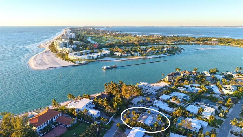 In the sought-after Lido Shores community with deeded beach - Beach Home for sale in Sarasota, Florida on Beachhouse.com
